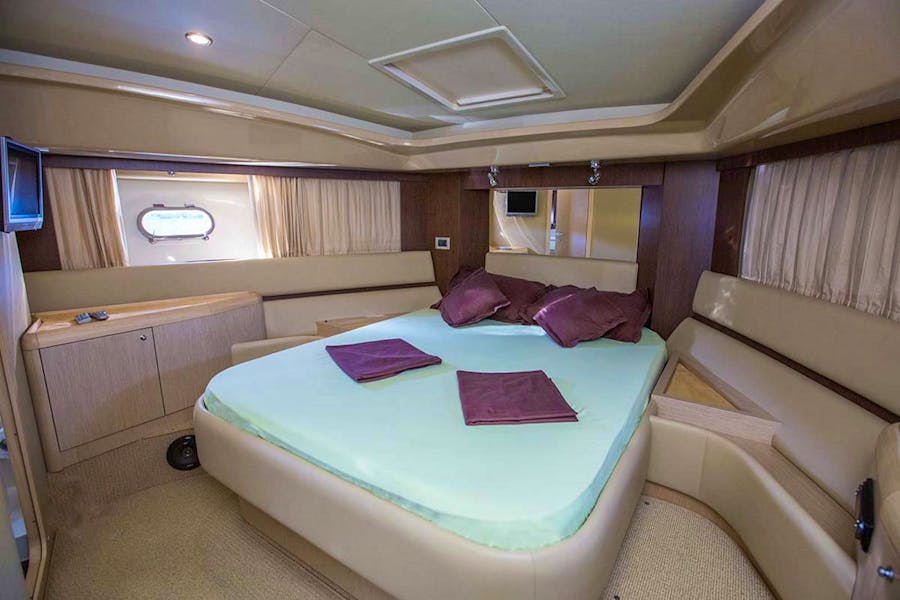 luxury-yacht-charter-dubrovnik-ferretti-591-08-master-cabin.jpg